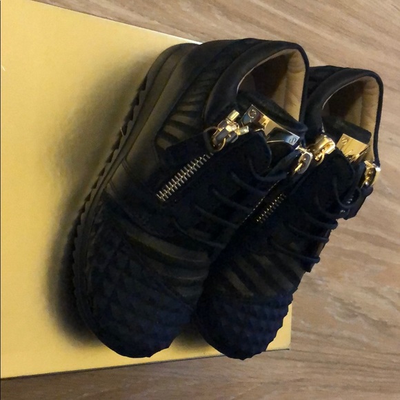 Kids 9.5 Giuseppe Zanotti runner sneaker brand new